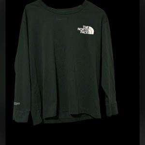 Dark green long sleeve north face shirt